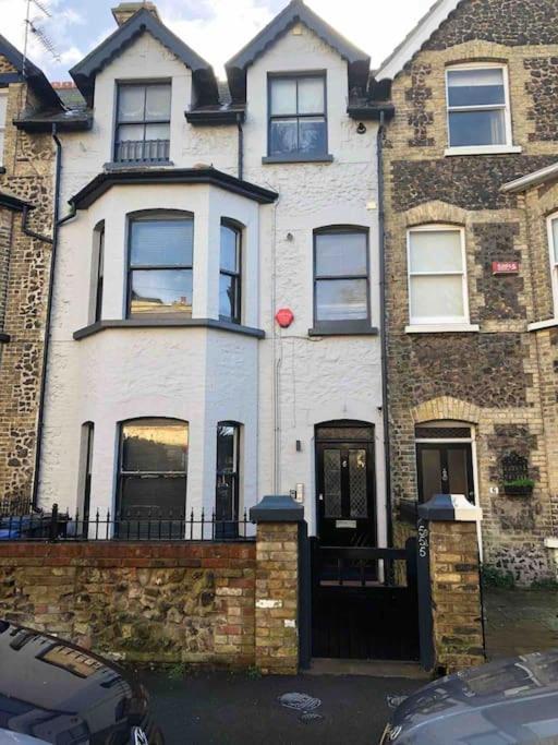 Trendy 3 Bedroom Home Close To Margate Beaches Bars Resturants 2 Night Min Stay Westgate-on-Sea Exterior photo